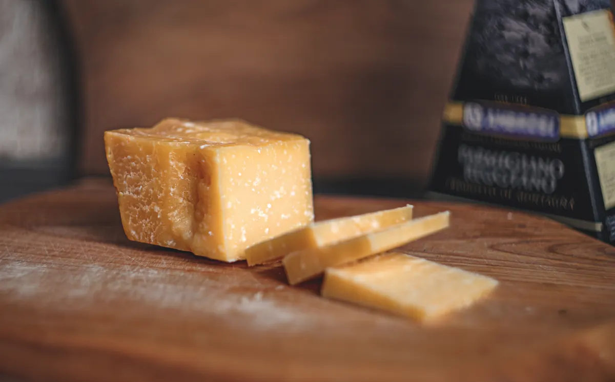 Bloc de fromage à pâte dure
