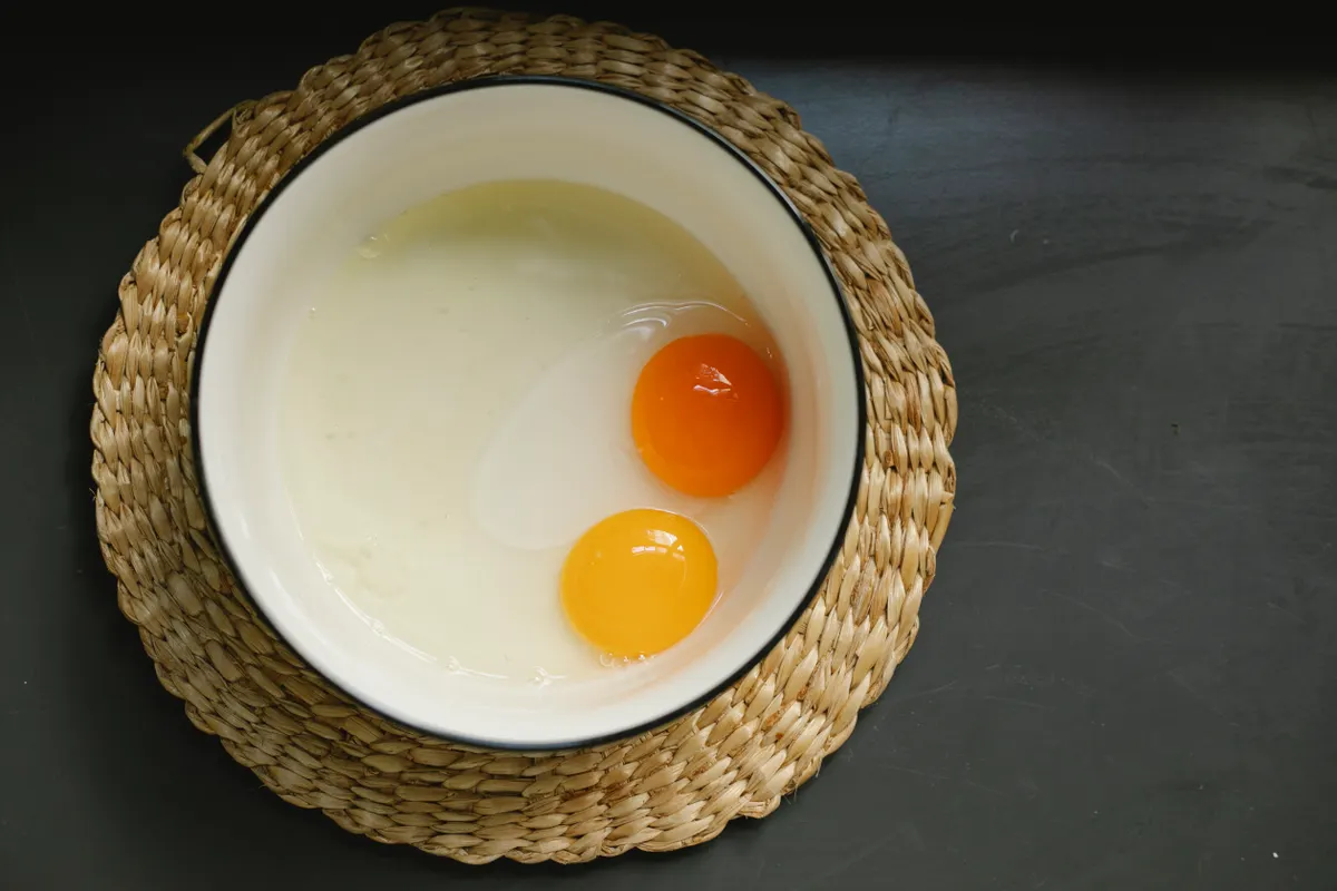 Jaune d'œuf séparé du blanc