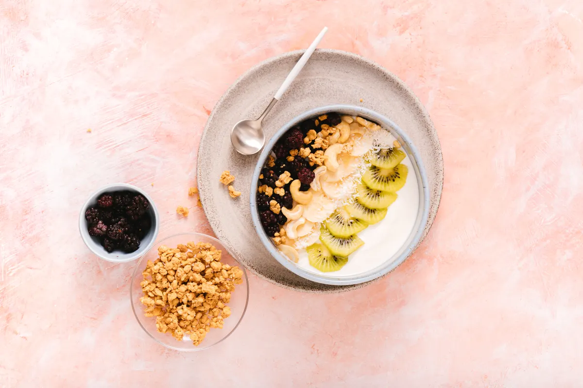 Bol de yaourt aux fruits